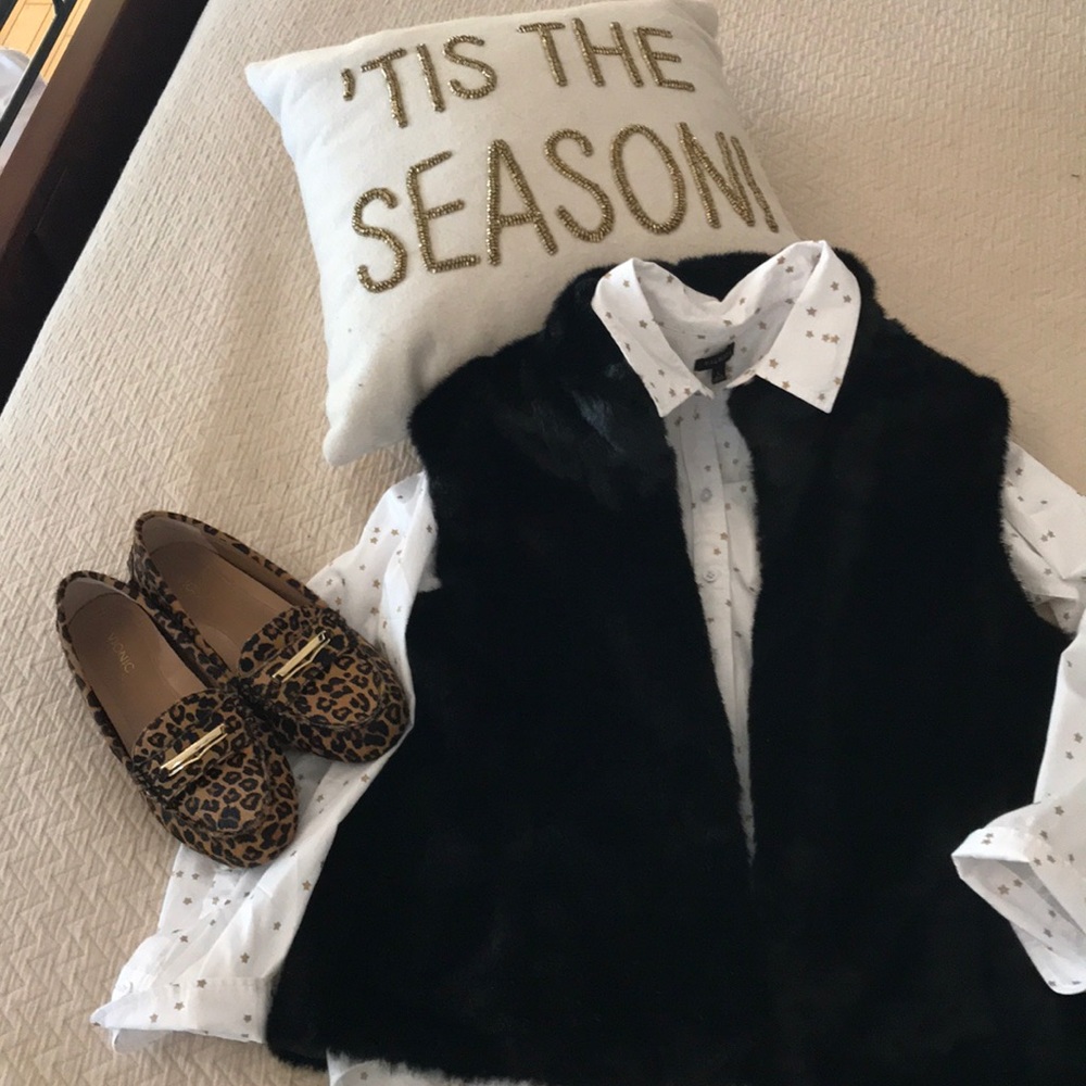 🚫SOLD🚫Talbots reversible faux fur vest